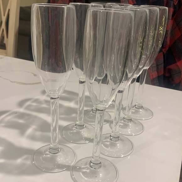 8 plastic Champagne Glasses MINT Condition! - Picture 2 of 4